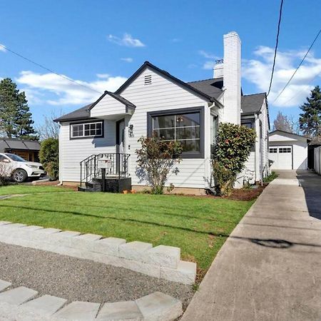 Picture Perfect Bungalow In The Heart Of Dt Vancouver Esterno foto