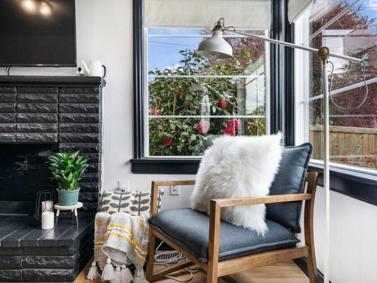 Picture Perfect Bungalow In The Heart Of Dt Vancouver Esterno foto