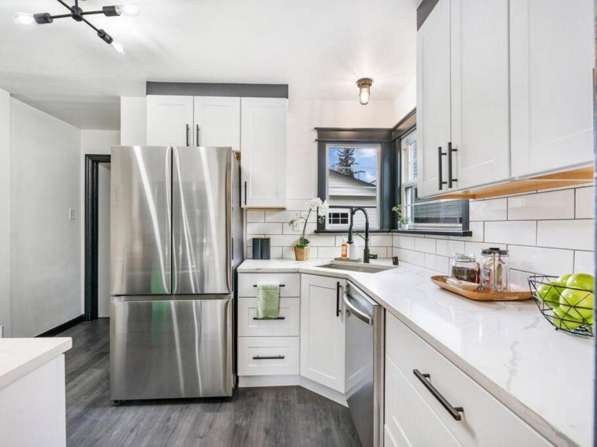 Picture Perfect Bungalow In The Heart Of Dt Vancouver Esterno foto