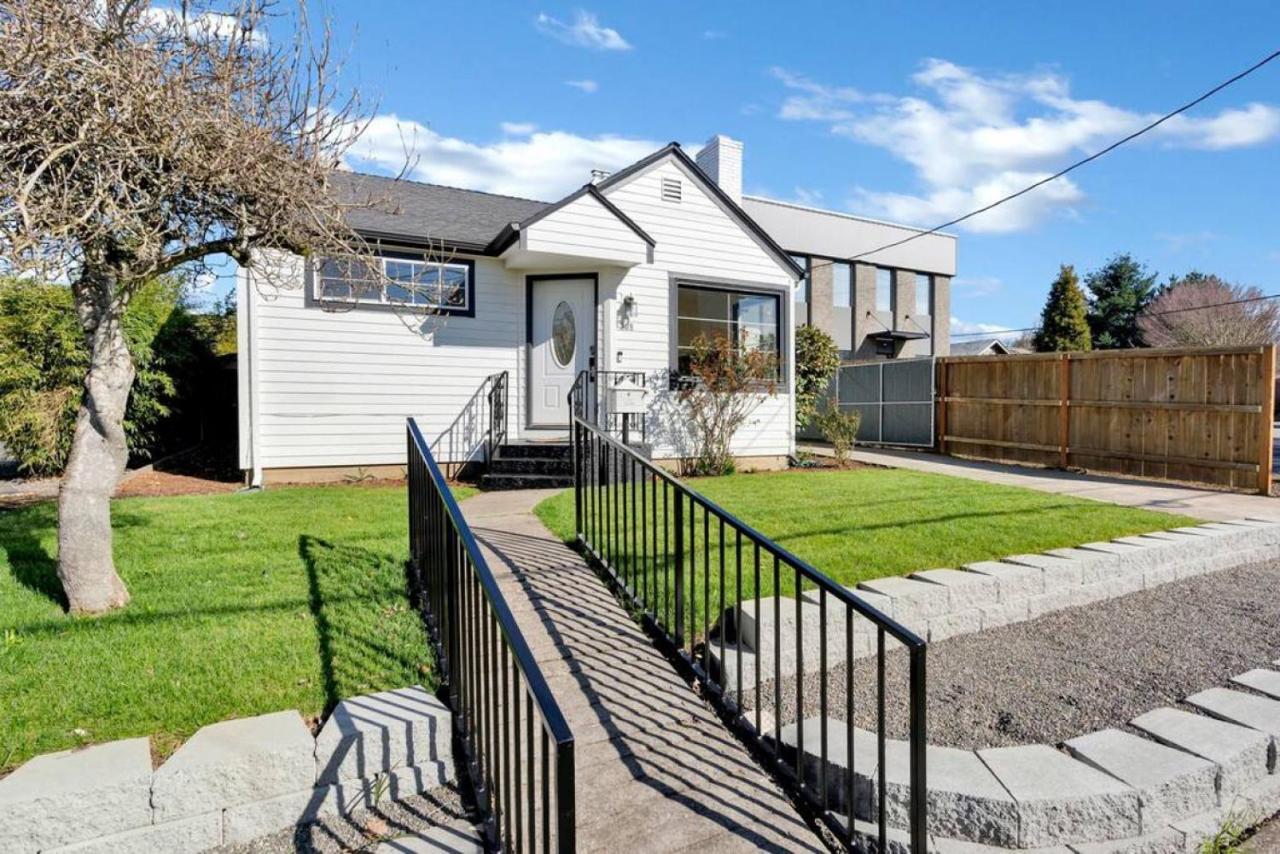 Picture Perfect Bungalow In The Heart Of Dt Vancouver Esterno foto