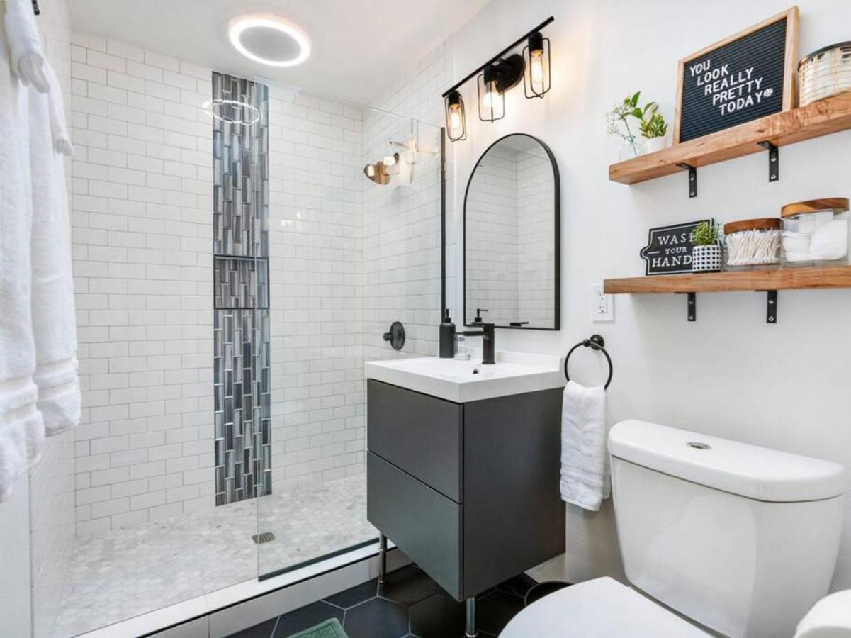 Picture Perfect Bungalow In The Heart Of Dt Vancouver Esterno foto
