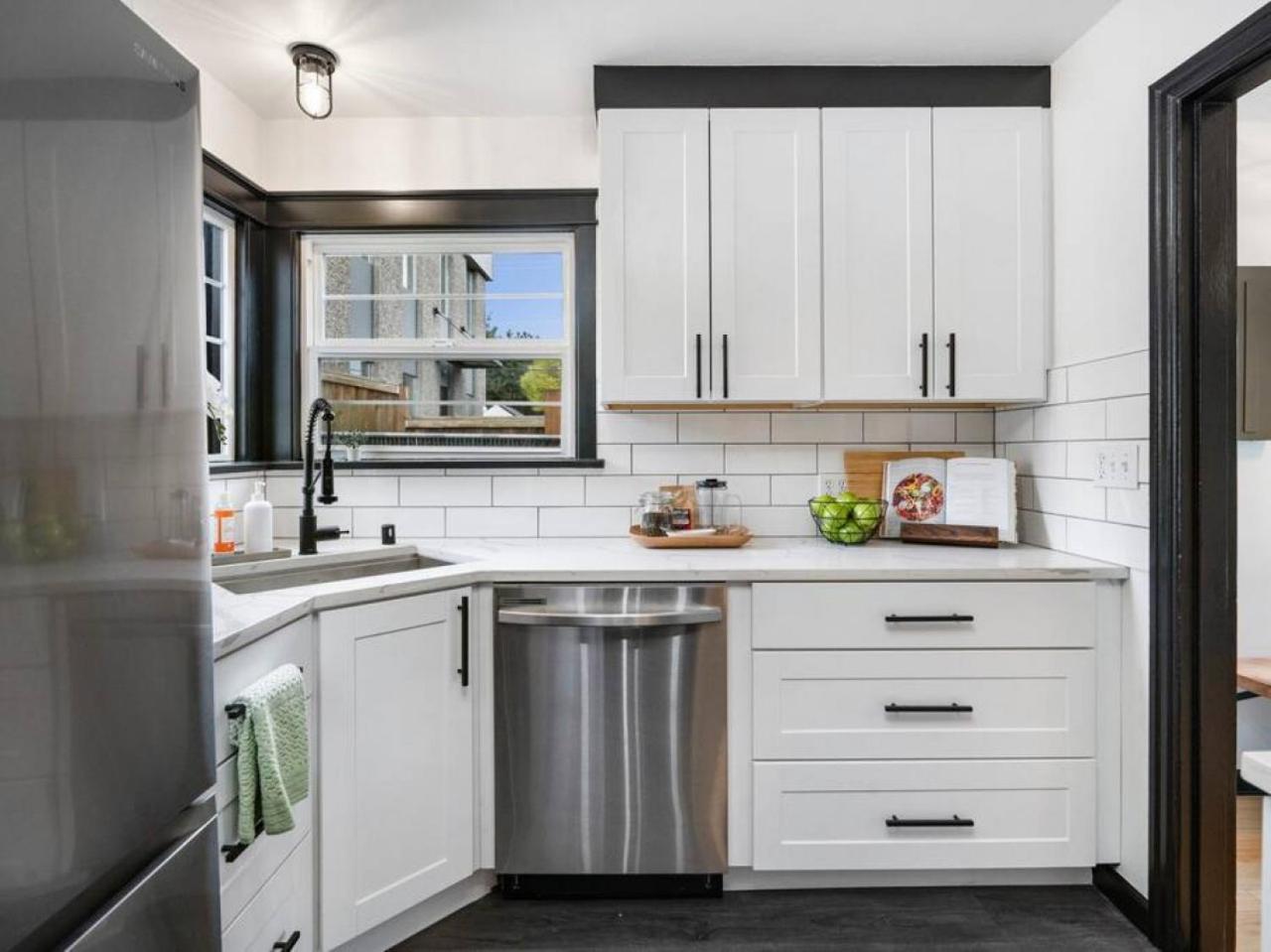 Picture Perfect Bungalow In The Heart Of Dt Vancouver Esterno foto