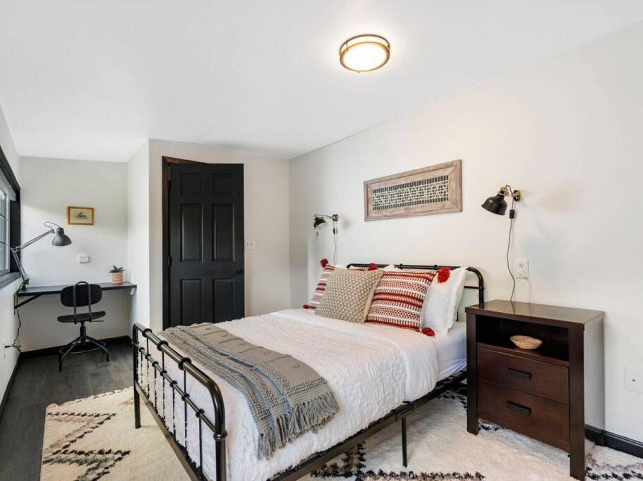 Picture Perfect Bungalow In The Heart Of Dt Vancouver Esterno foto