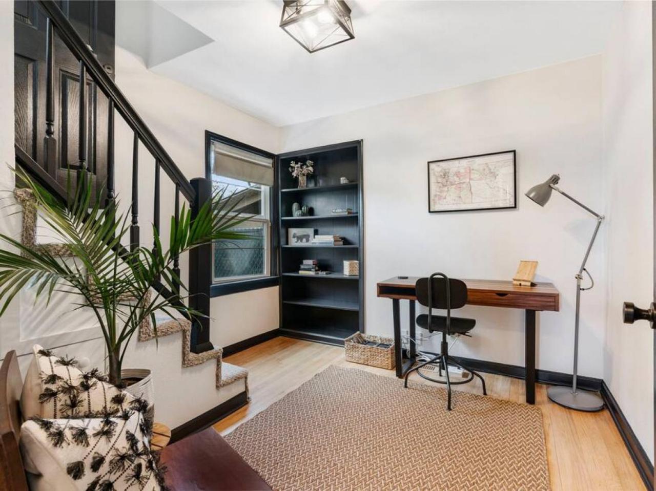 Picture Perfect Bungalow In The Heart Of Dt Vancouver Esterno foto